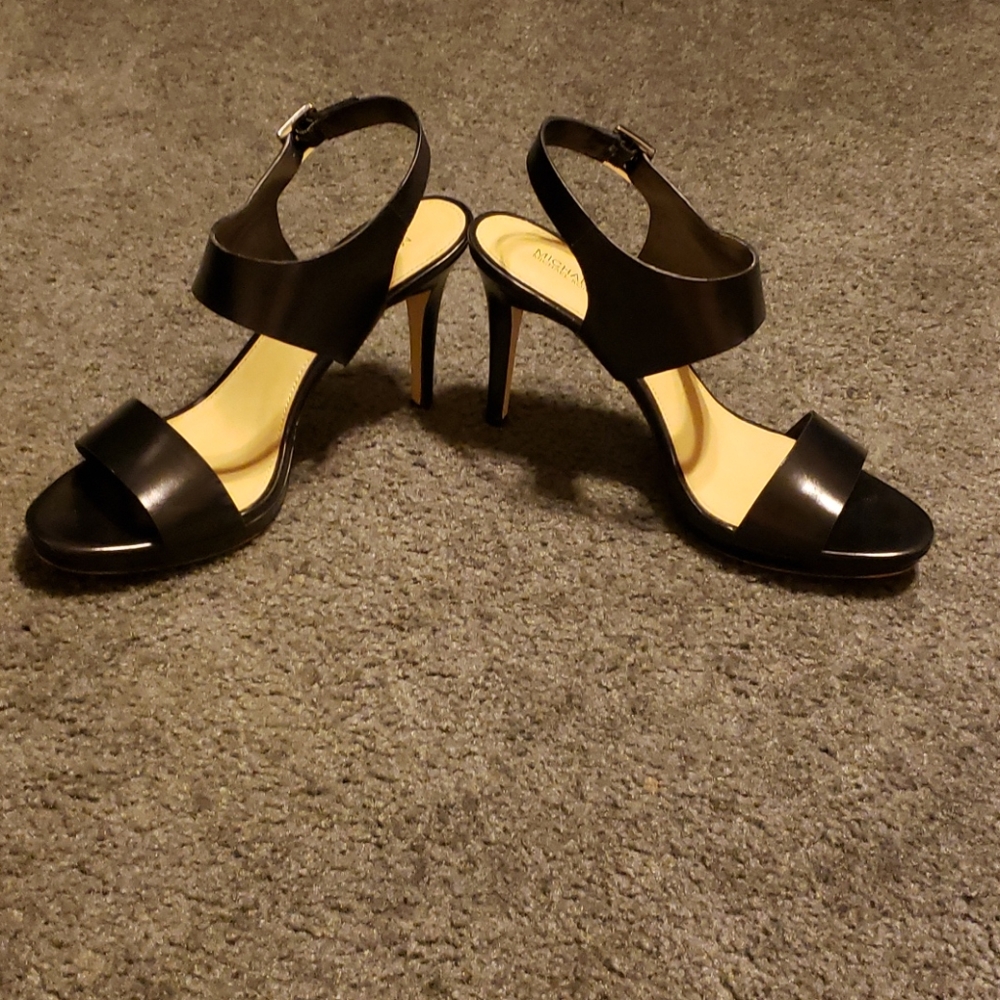 Michael Kors sandals...Sexy and comfy!